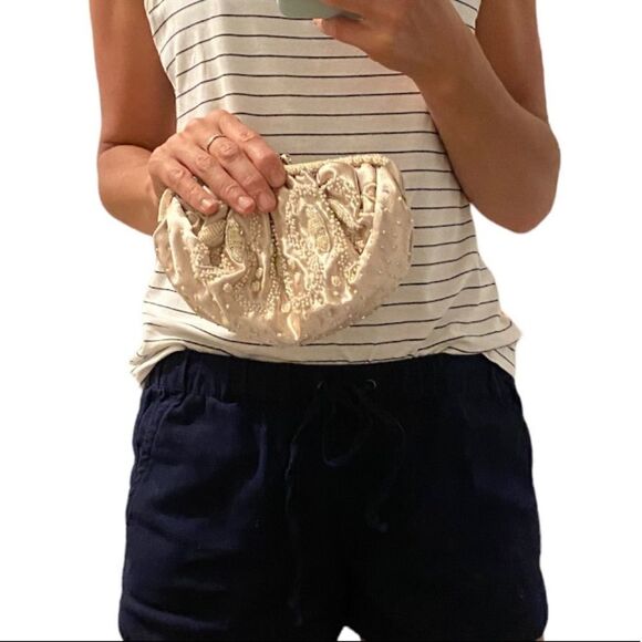 La Regale evening bag/ clutch in very good condition. - Picture 3 of 13